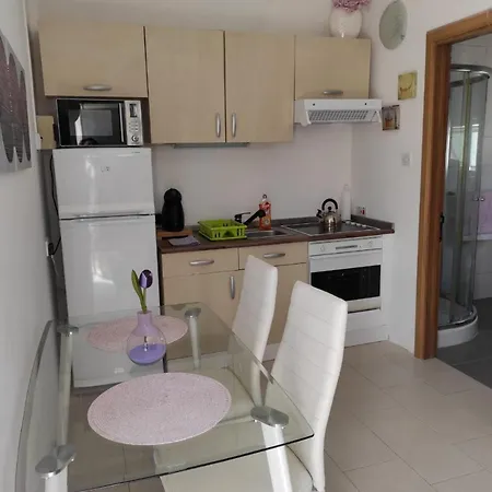 Apartment With Private Terrace, Jacuzzi & Views