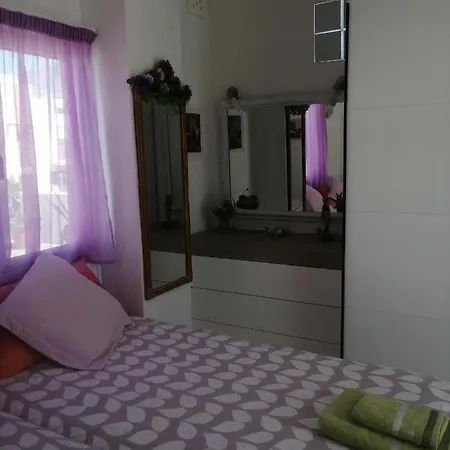 With Private Terrace, Jacuzzi & Views Apartment *