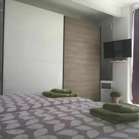 With Private Terrace, Jacuzzi & Views Apartment