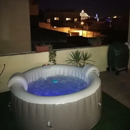 With Private Terrace, Jacuzzi & Views Apartment *