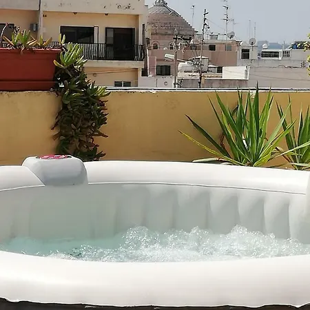 With Private Terrace, Jacuzzi & Views Apartment Mosta