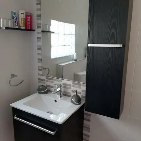 With Private Terrace, Jacuzzi & Views Mosta