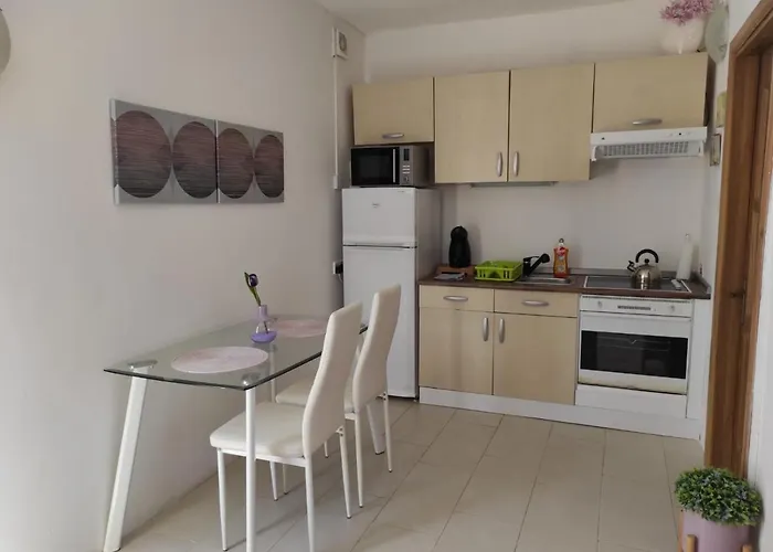 With Private Terrace, Jacuzzi & Views Apartament