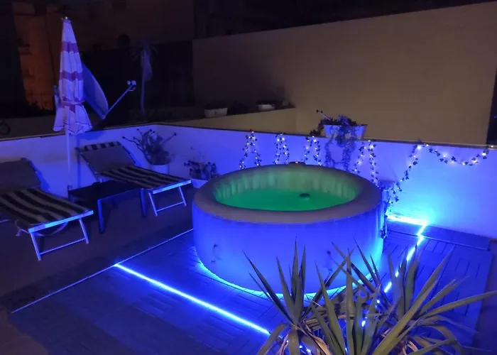 With Private Terrace, Jacuzzi & Views Apartament