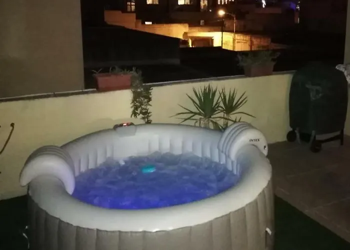 With Private Terrace, Jacuzzi & Views Apartament *